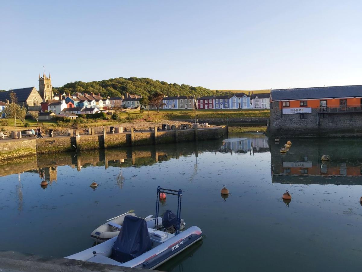 Llys Bach Apartment At Llys Aeron Aberaeron Bagian luar foto