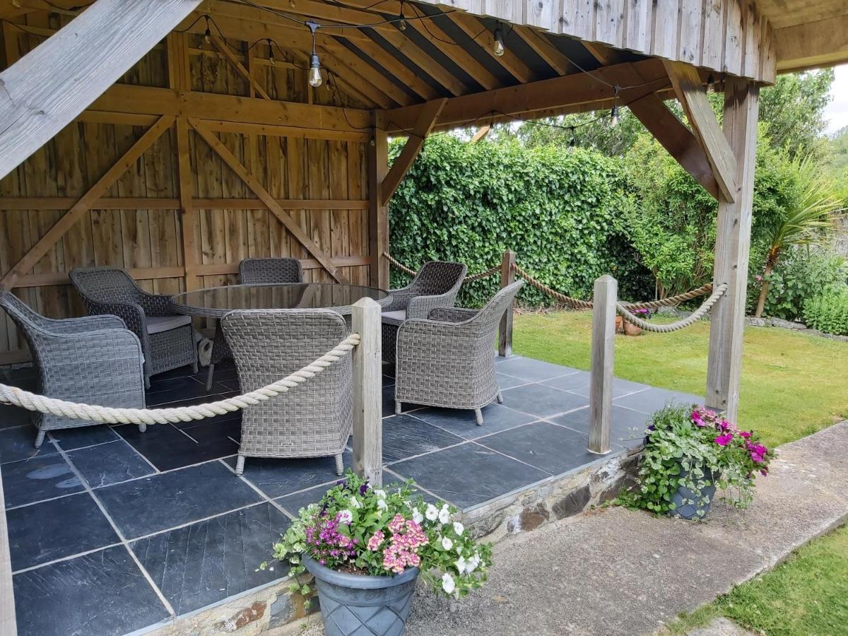Llys Bach Apartment At Llys Aeron Aberaeron Bagian luar foto