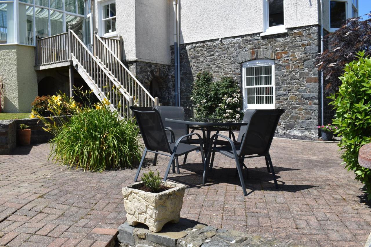 Llys Bach Apartment At Llys Aeron Aberaeron Bagian luar foto