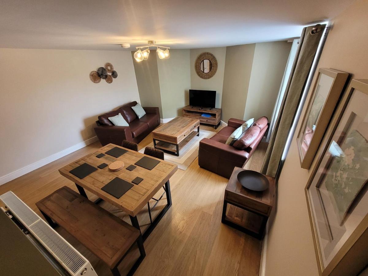 Llys Bach Apartment At Llys Aeron Aberaeron Bagian luar foto